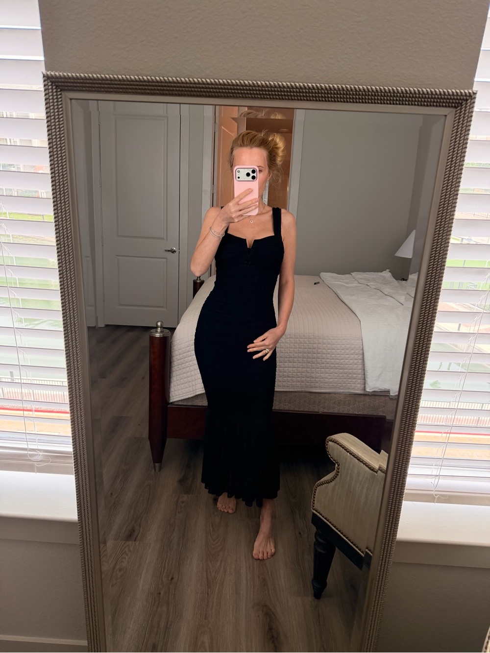 Selfie Leslie Black Sleeveless Maxi Dress